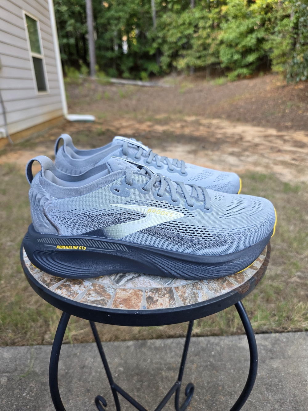 Brooks Adrenaline GTS 25 Primer Grey Running Shoes Men Size 9.5 2E Wide Worn 2x